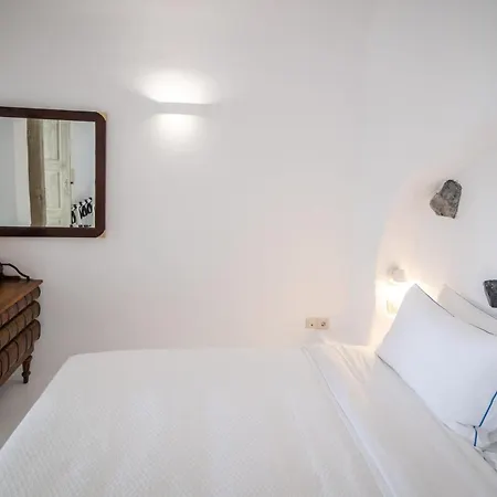 Greek Kallisti Sunset Santorini Apartment Oia (Santorini)